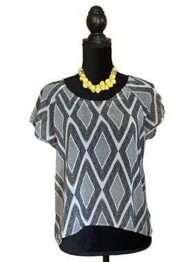 Chloe K Womens Blouse Size Small Black White Diamond Print High-Low Short Sleeve